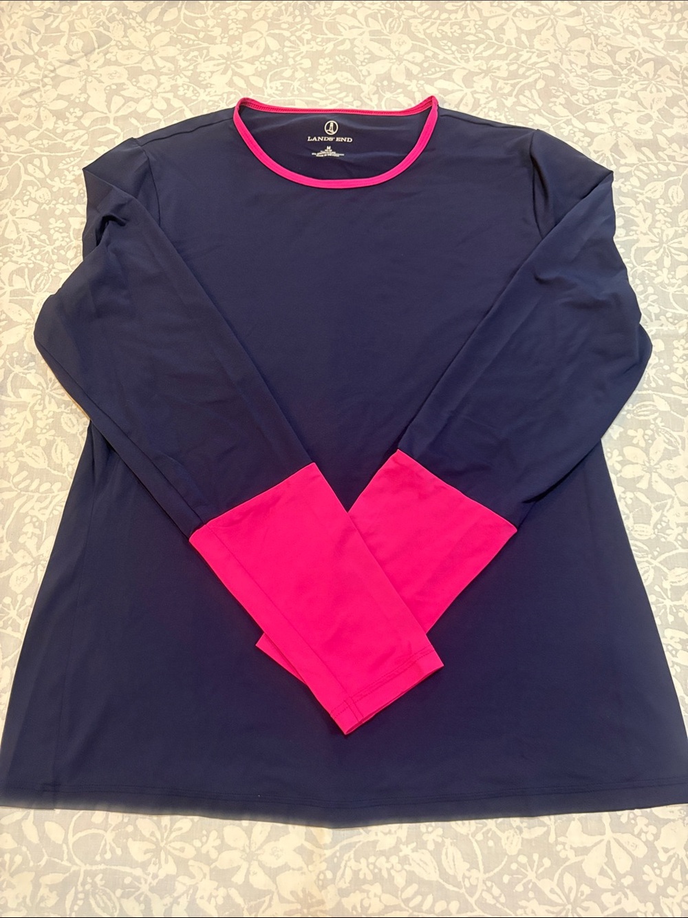 Lands’ End Women’s Long-Sleeve Performance Top, Size M (8-10)